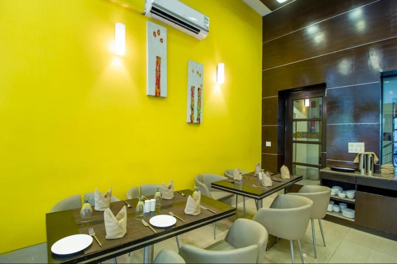 House By Howard New Delhi Buitenkant foto