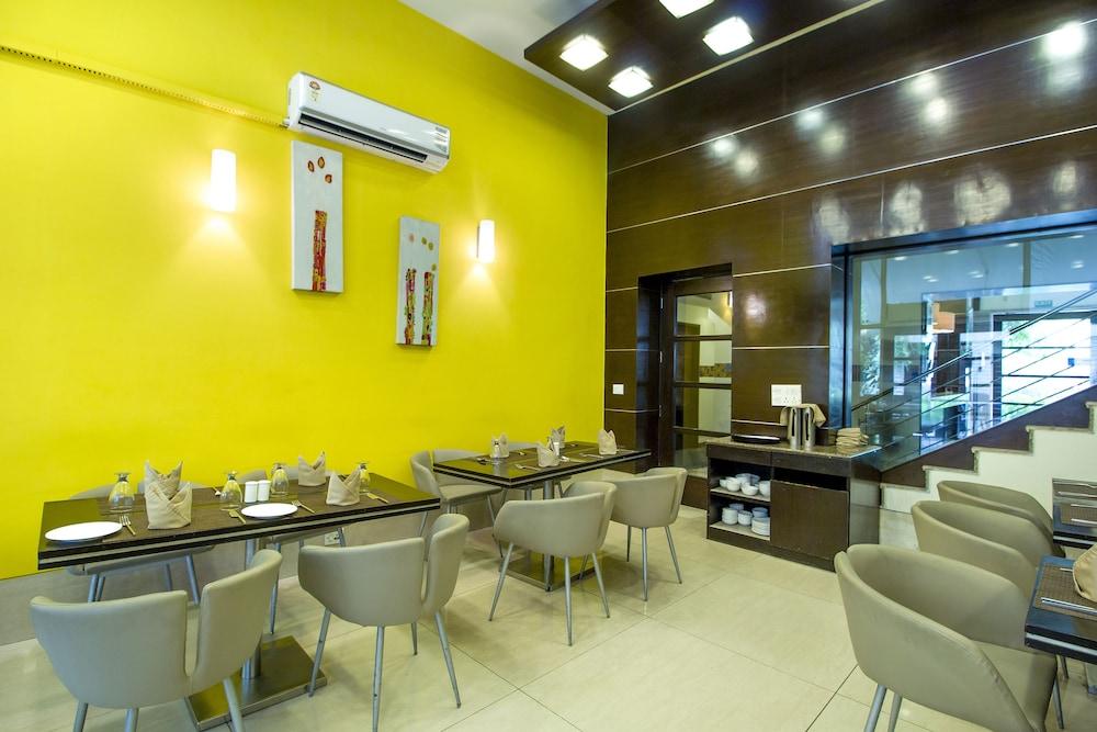 House By Howard New Delhi Buitenkant foto