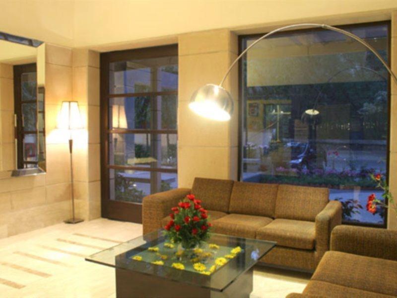 House By Howard New Delhi Buitenkant foto