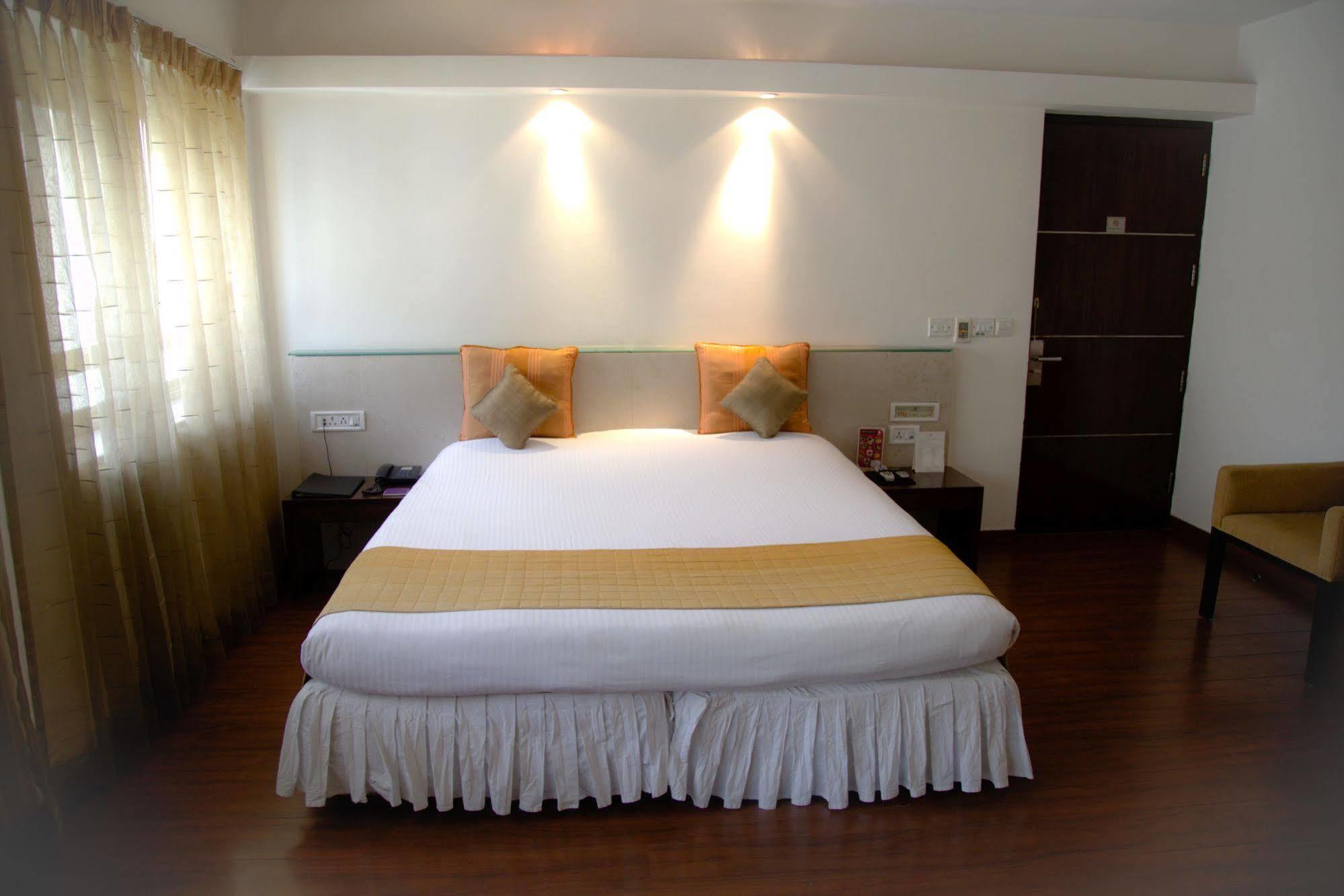 House By Howard New Delhi Buitenkant foto